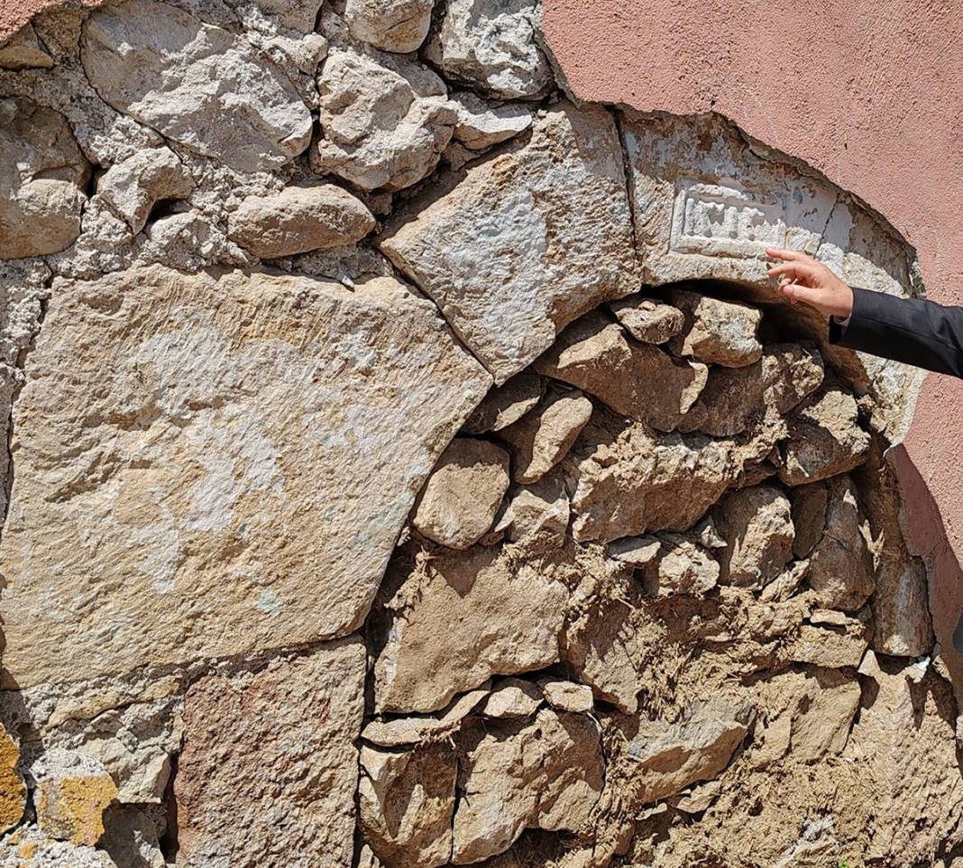 Tokat depremlerinin ardından ortaya tarih çıktı! Üzeri sıva ile kapatılmış 1